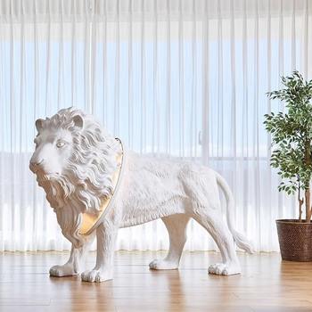 HDC Lion-shaped Postmodern Sculpture Decorative Floor Lamp